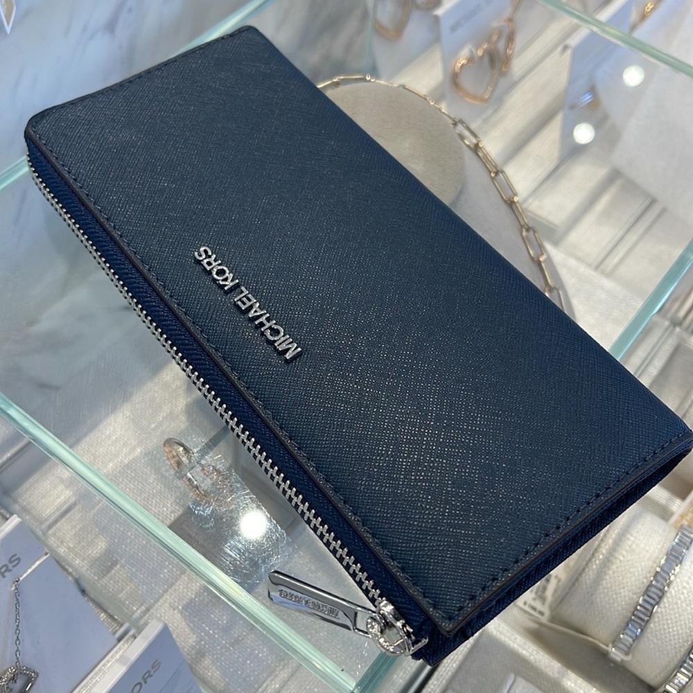 MICHAEL KORS Jet Set Travel Large Saffiano Leather Quarter-Zip Wallet
Navy 
NWT - Picture 11 of 16